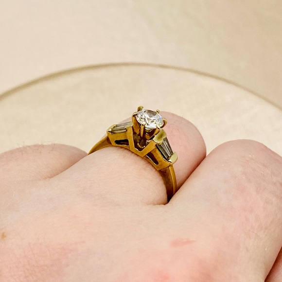 EUC Vintage 10k Yellow Gold Engagement Ring - Picture 10 of 15